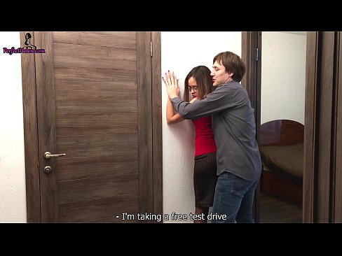 ❤️ Sexy Realtor sensually jerks his pussy and fucks while selling his apartment - Krempai ❤️❌ جنس